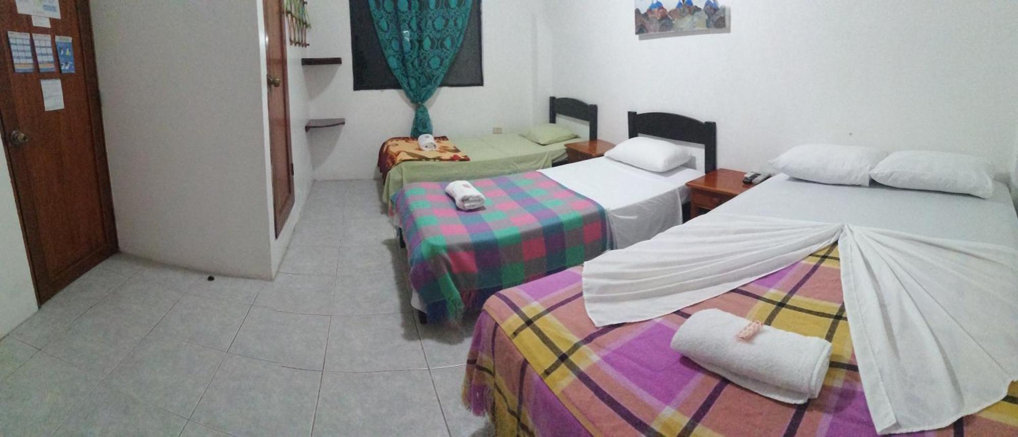 Hostal La Casa De Luis ปูแอร์โต บาเกริโซ โมเรโน ภายนอก รูปภาพ