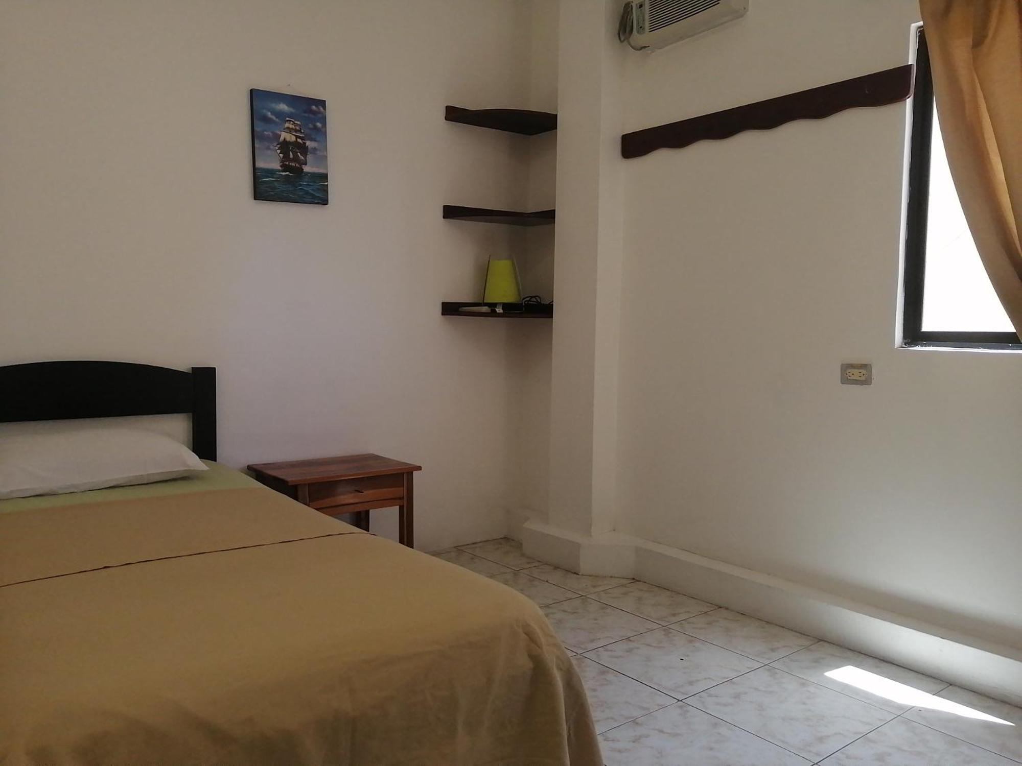 Hostal La Casa De Luis ปูแอร์โต บาเกริโซ โมเรโน ภายนอก รูปภาพ