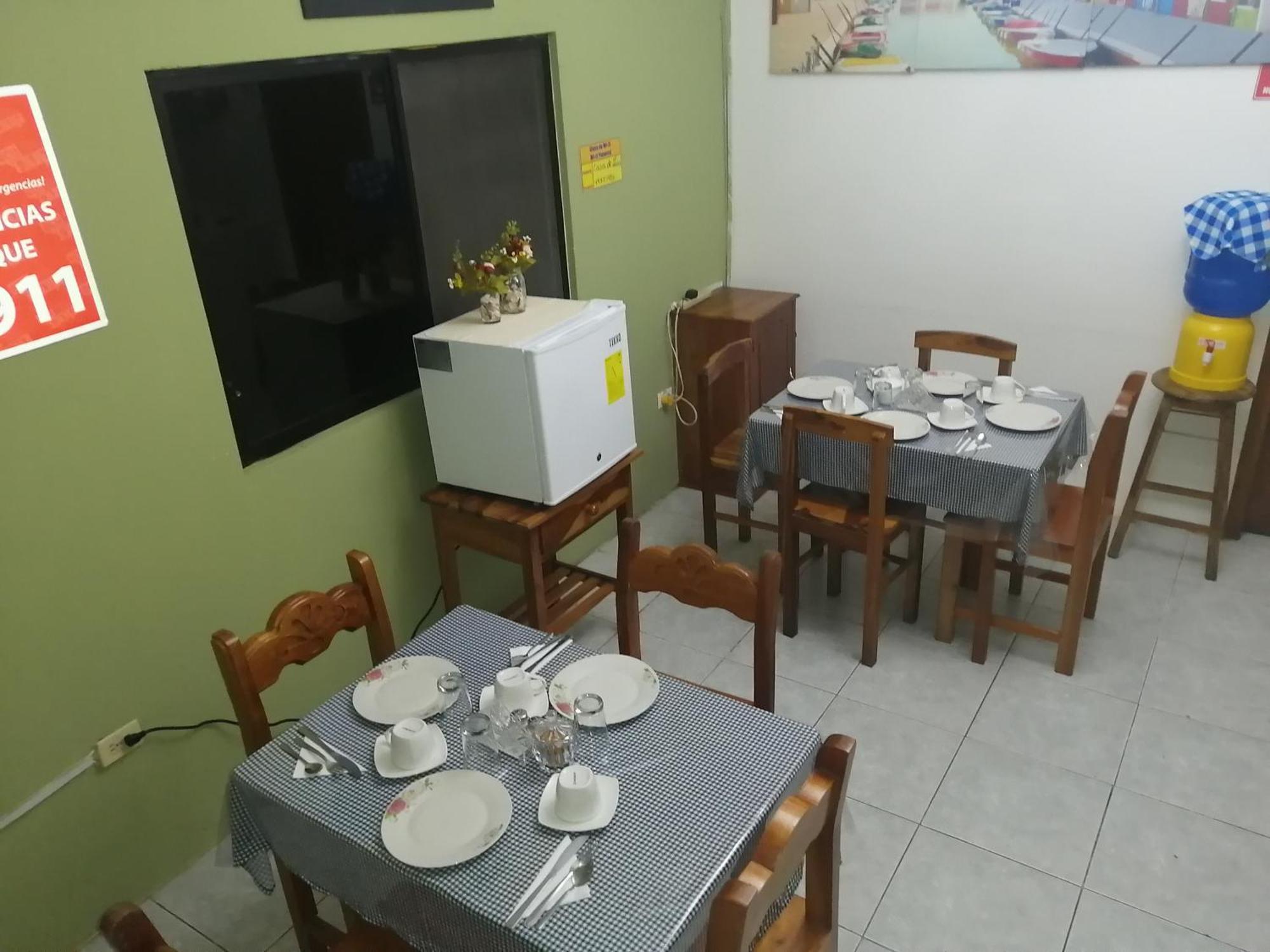 Hostal La Casa De Luis ปูแอร์โต บาเกริโซ โมเรโน ภายนอก รูปภาพ