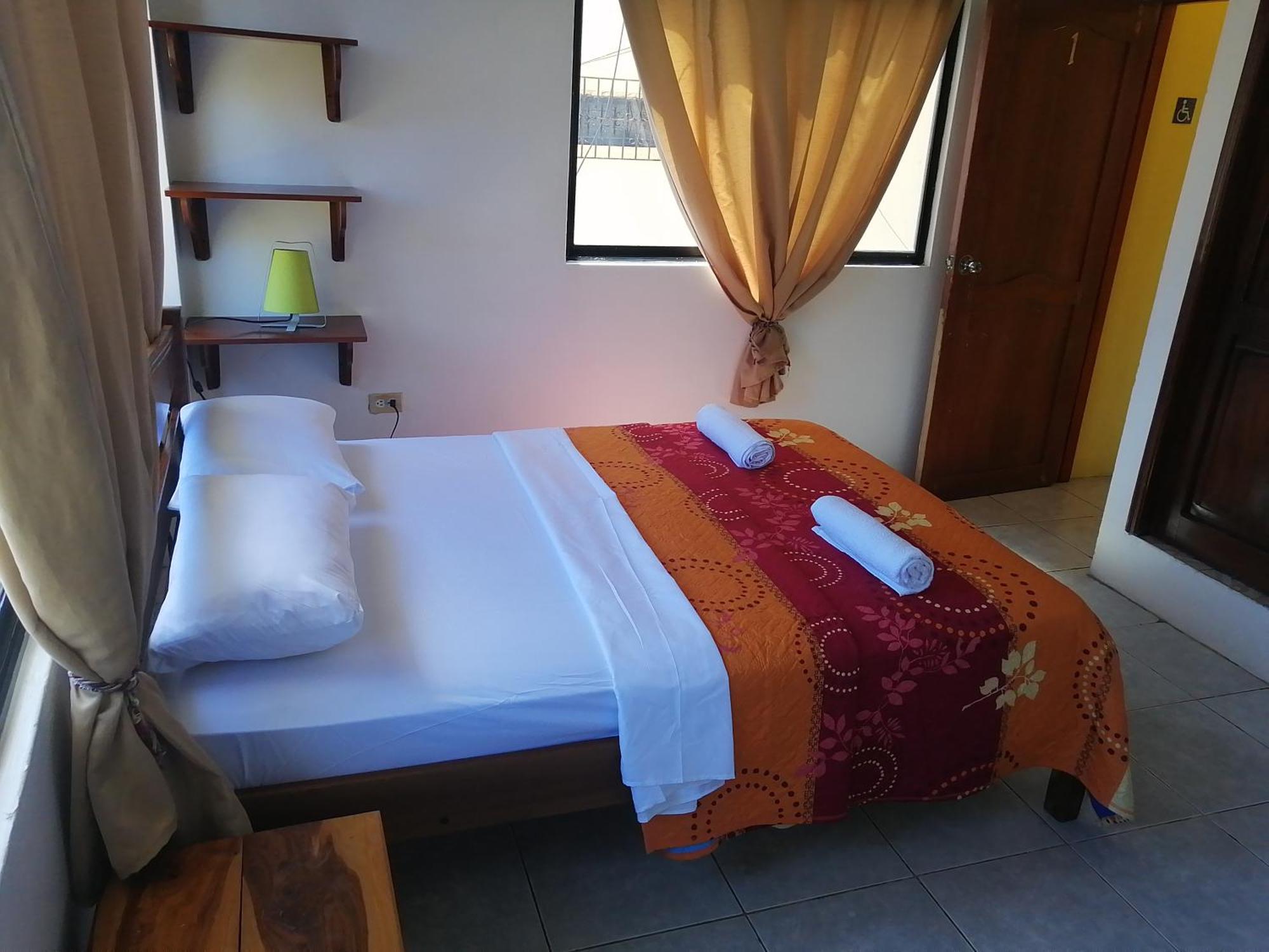 Hostal La Casa De Luis ปูแอร์โต บาเกริโซ โมเรโน ภายนอก รูปภาพ