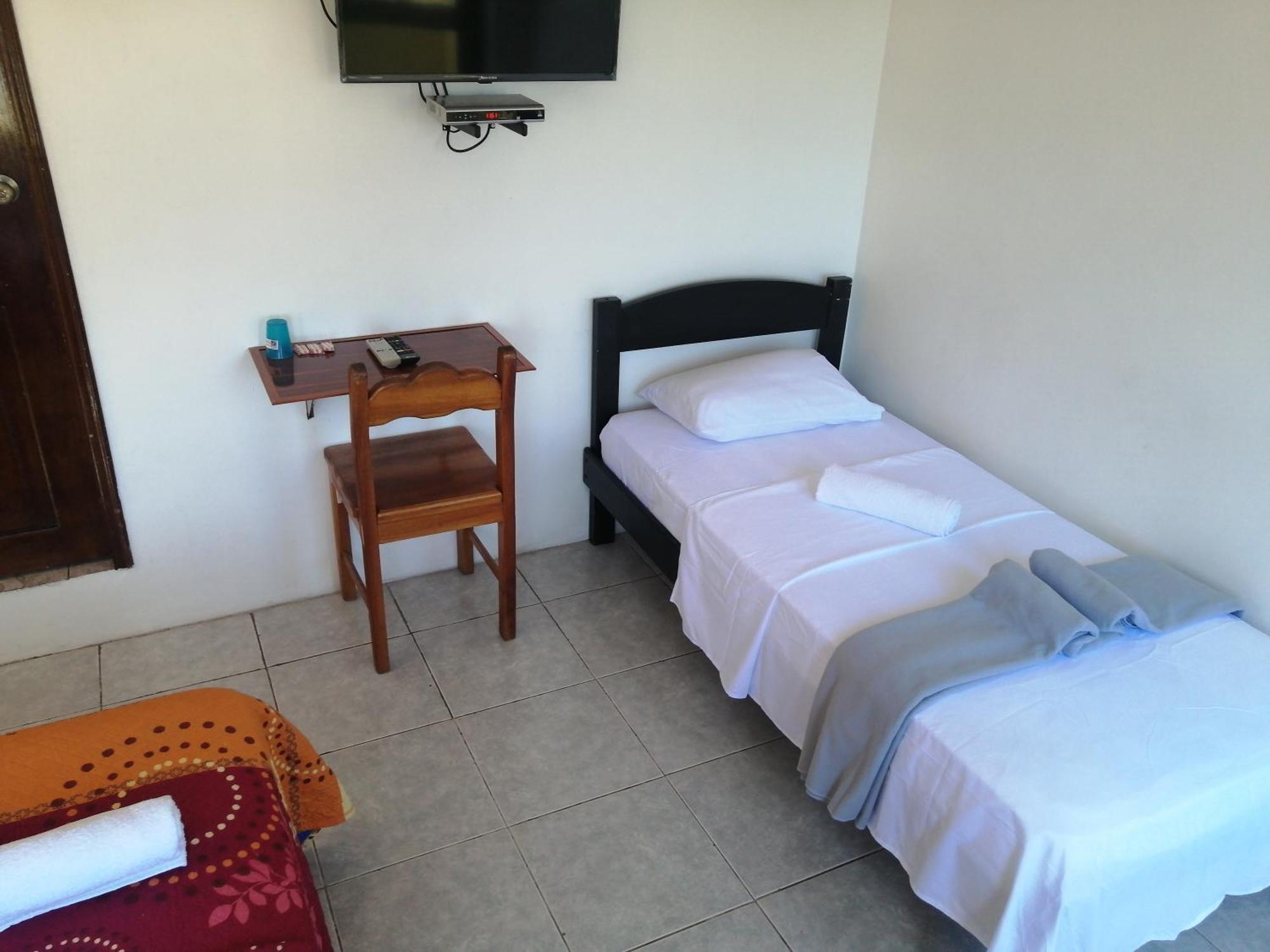 Hostal La Casa De Luis ปูแอร์โต บาเกริโซ โมเรโน ภายนอก รูปภาพ