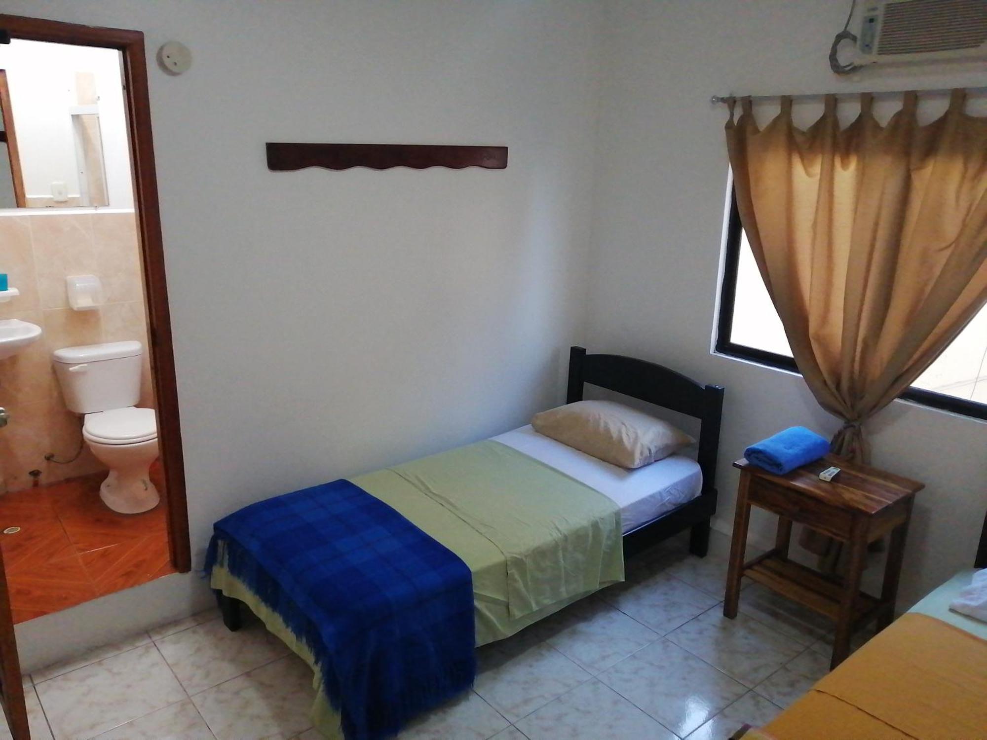 Hostal La Casa De Luis ปูแอร์โต บาเกริโซ โมเรโน ภายนอก รูปภาพ