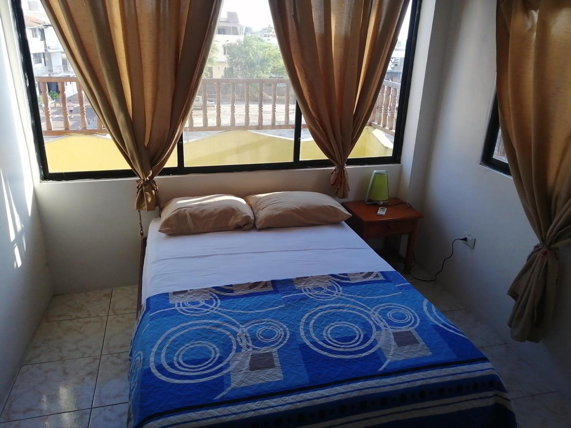 Hostal La Casa De Luis ปูแอร์โต บาเกริโซ โมเรโน ภายนอก รูปภาพ