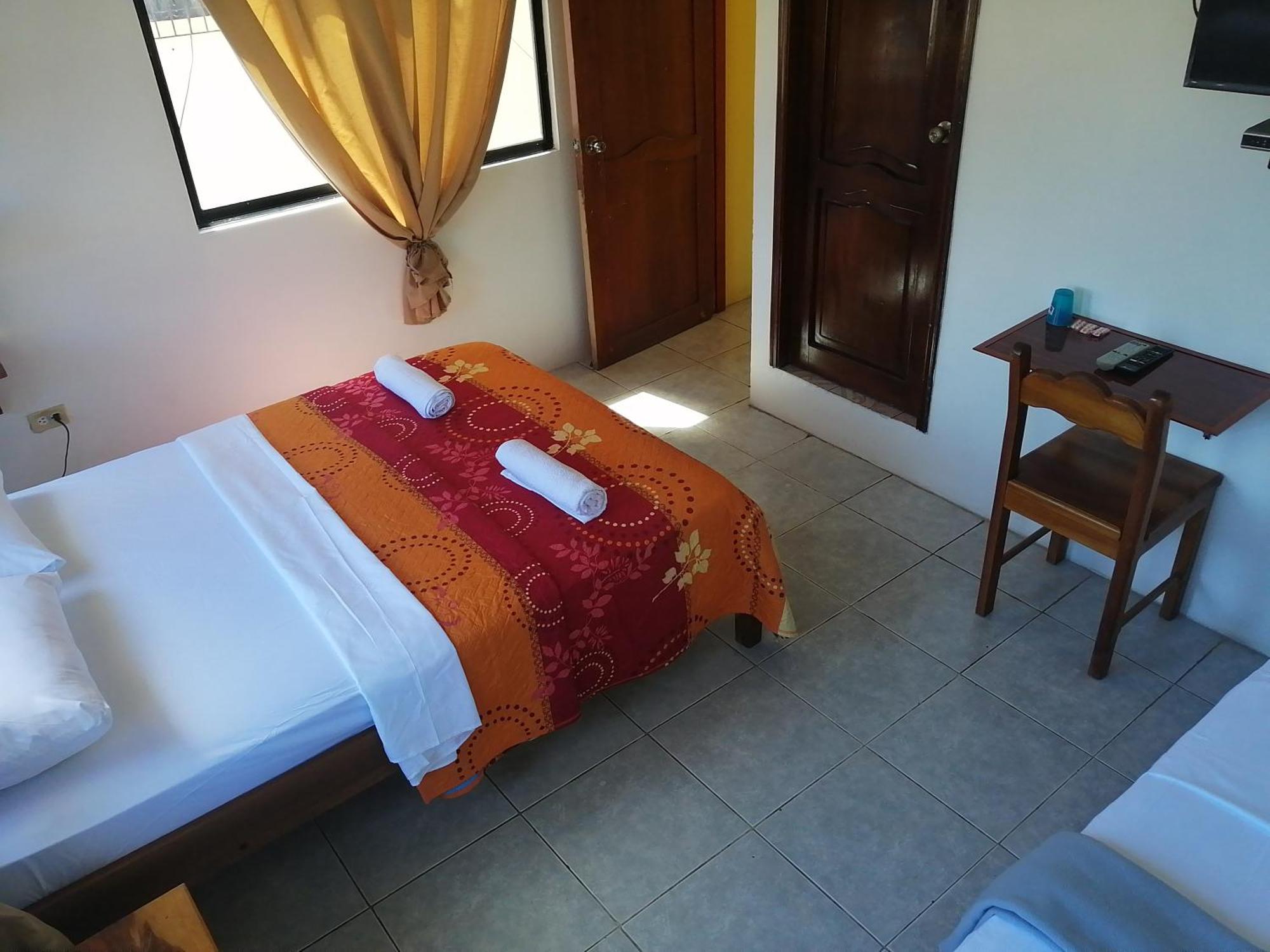 Hostal La Casa De Luis ปูแอร์โต บาเกริโซ โมเรโน ภายนอก รูปภาพ
