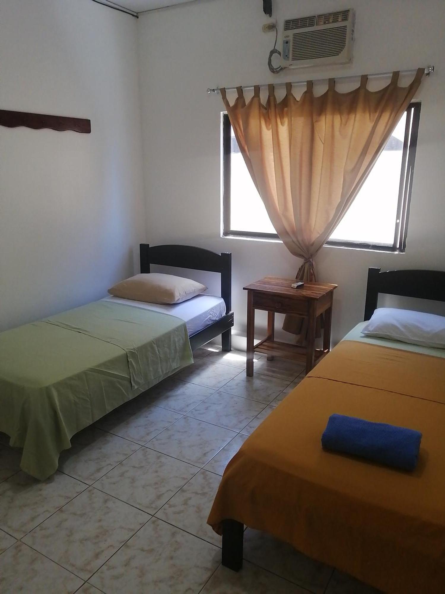 Hostal La Casa De Luis ปูแอร์โต บาเกริโซ โมเรโน ภายนอก รูปภาพ