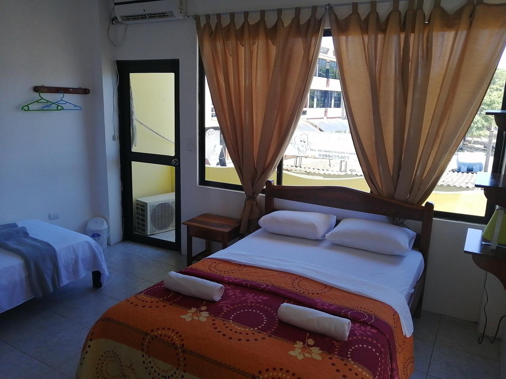 Hostal La Casa De Luis ปูแอร์โต บาเกริโซ โมเรโน ภายนอก รูปภาพ