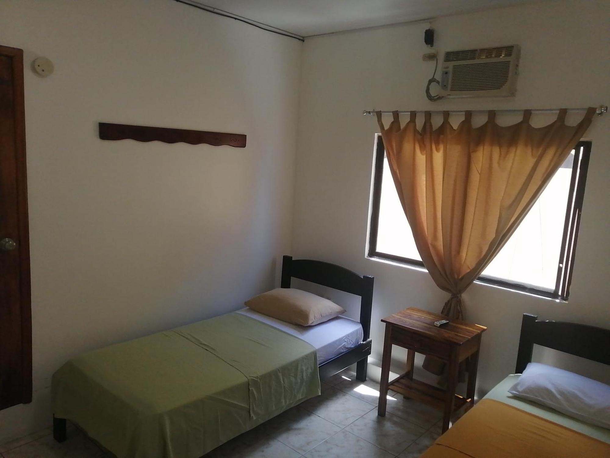 Hostal La Casa De Luis ปูแอร์โต บาเกริโซ โมเรโน ภายนอก รูปภาพ