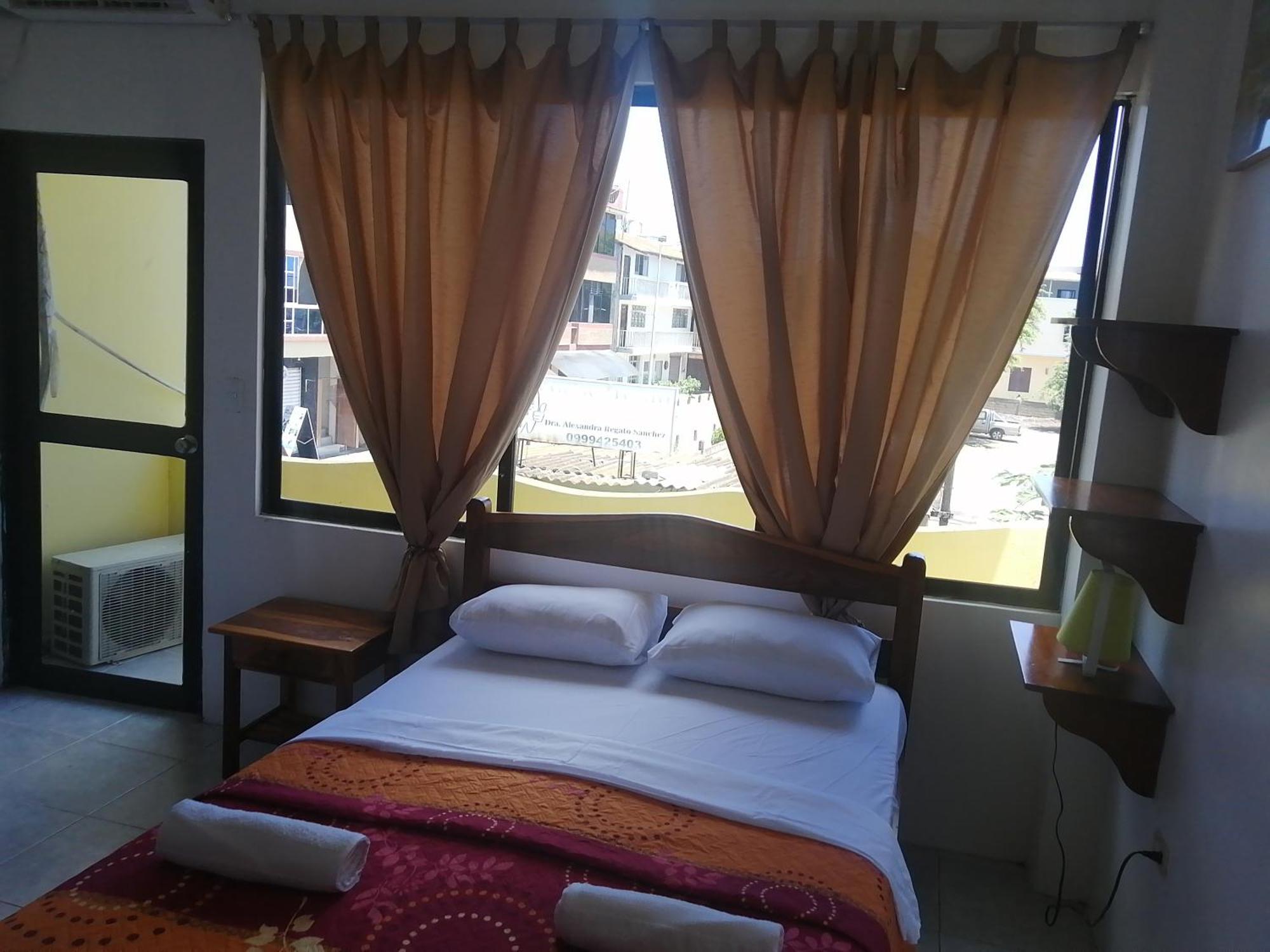 Hostal La Casa De Luis ปูแอร์โต บาเกริโซ โมเรโน ภายนอก รูปภาพ